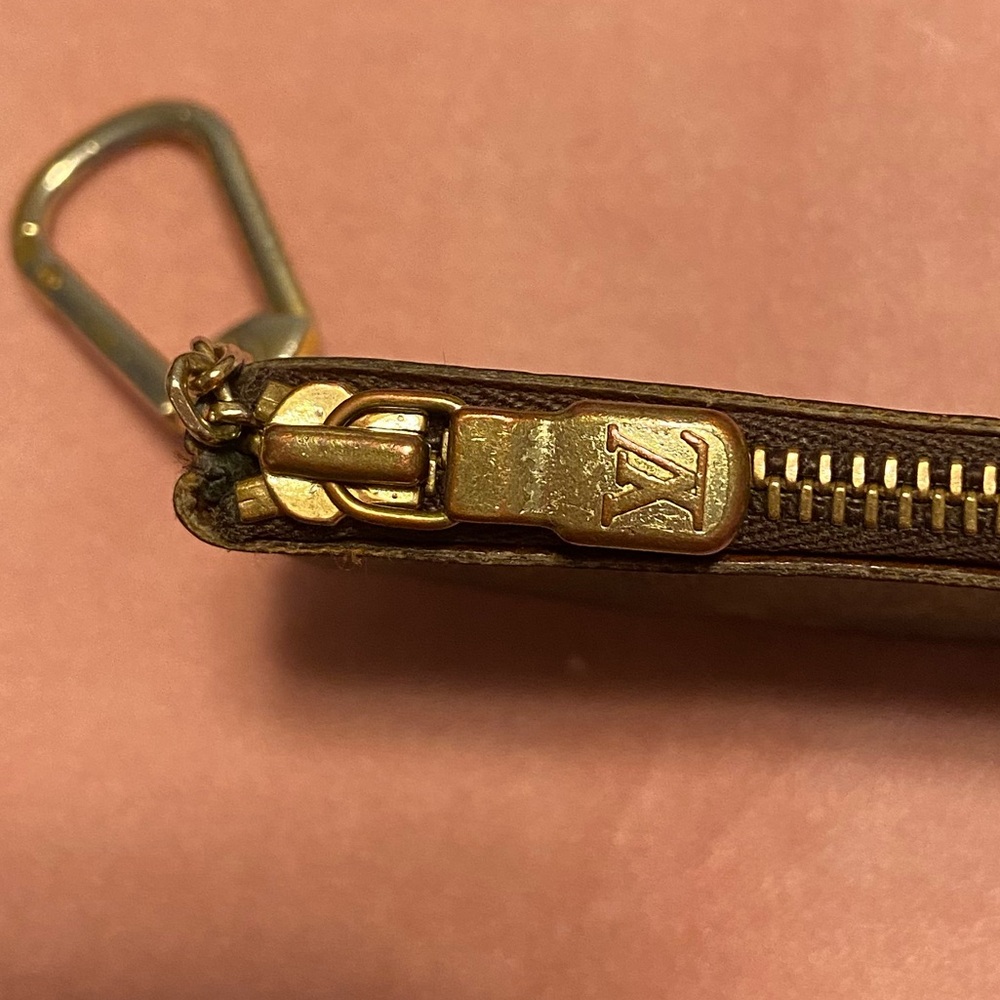Louis Vuitton Brown Monogram Key & Card Holder - Picture 8 of 10